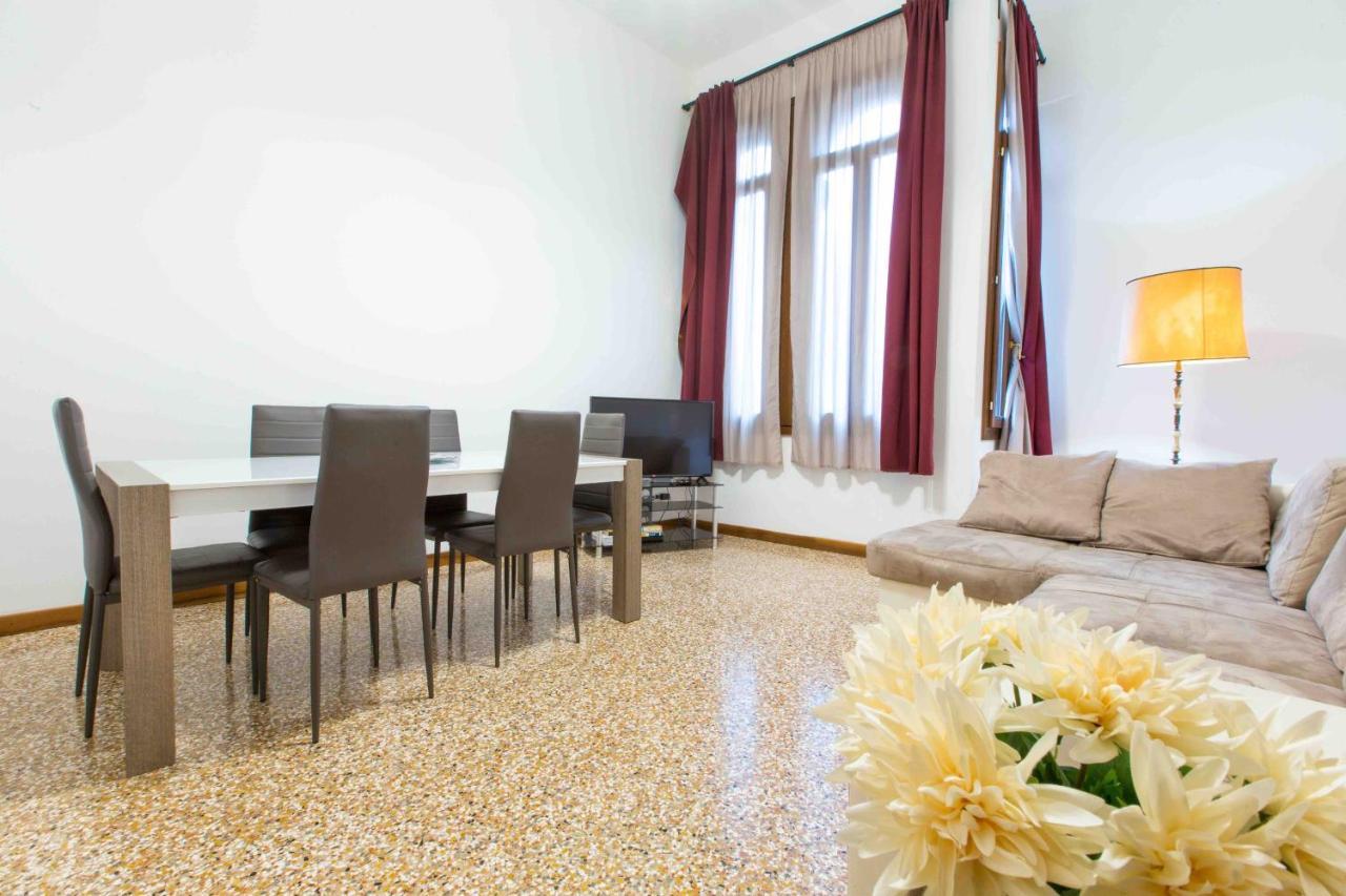 Ca Cicogna Air Conditioning And Fast Wifi, Central Location Apartment Venesia Bagian luar foto