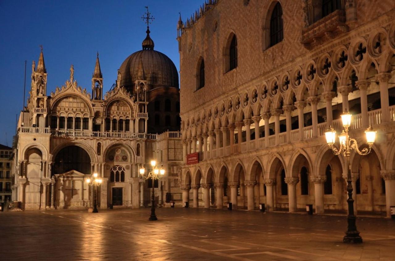 Ca Cicogna Air Conditioning And Fast Wifi, Central Location Apartment Venesia Bagian luar foto