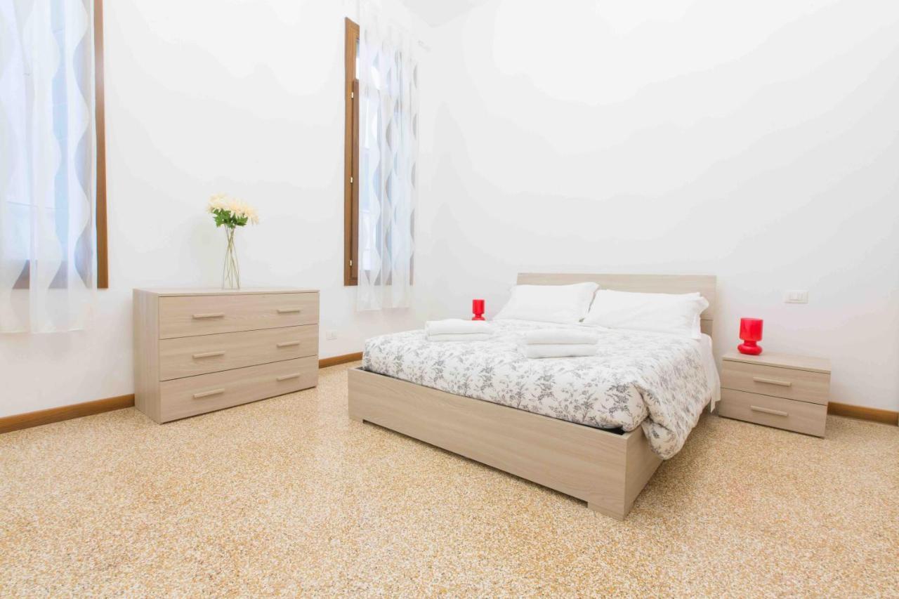 Ca Cicogna Air Conditioning And Fast Wifi, Central Location Apartment Venesia Bagian luar foto