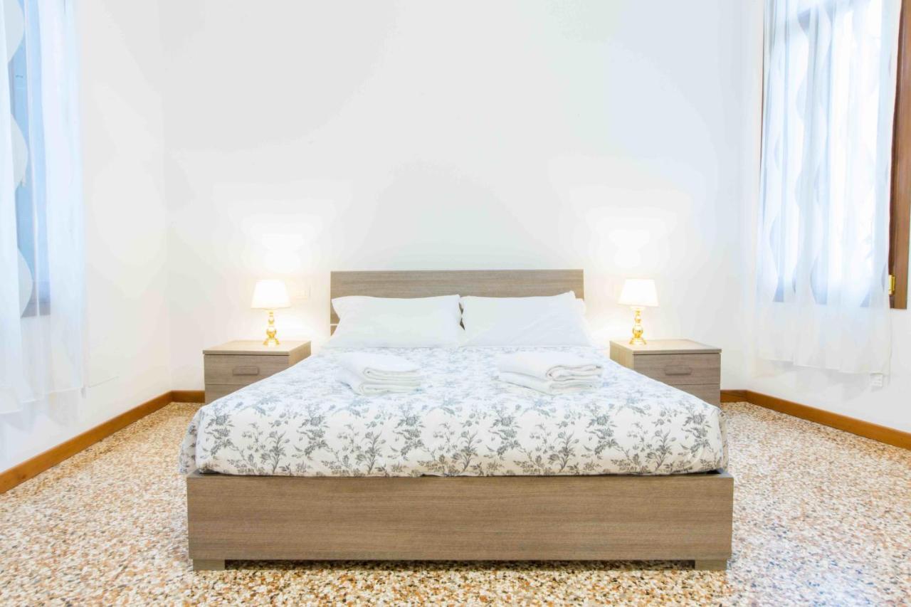 Ca Cicogna Air Conditioning And Fast Wifi, Central Location Apartment Venesia Bagian luar foto